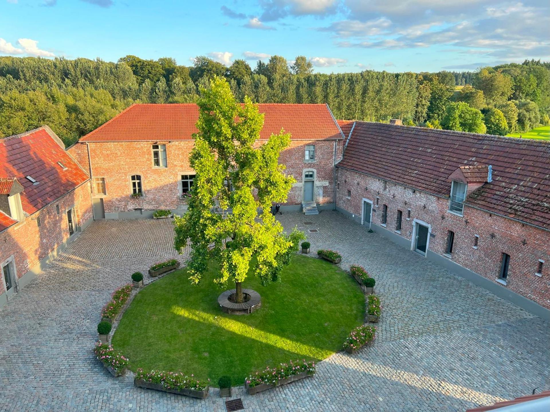 ホテル Relais De L'Empereur Genappe エクステリア 写真